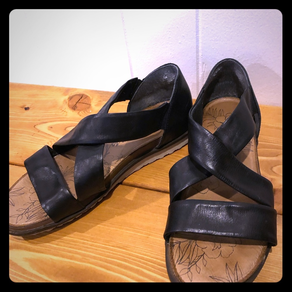 😍 Style & Comfort—Remonte Gisela Sandal